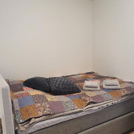 Moderni, Viihtyisae Pikkukaksio Saunalla Pori Ngoại thất bức ảnh